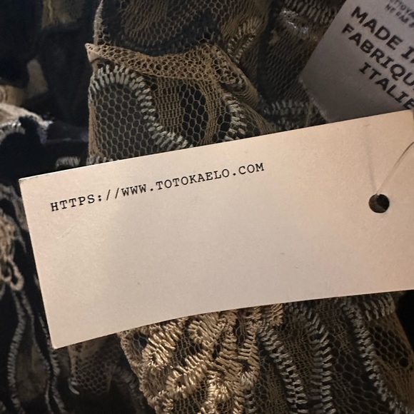 NWT BEAUFILLE Floral Print Mock Neck Blouse w/ Tags - Picture 8 of 8